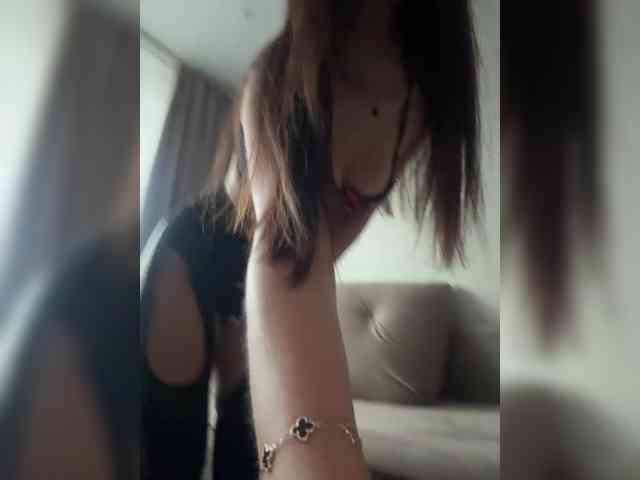 Alliina-leee Live Webcam on BongaCams