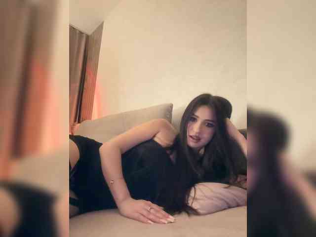 Alliina-leee Live Webcam on BongaCams