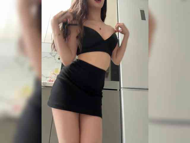 private live show Alliina-leee