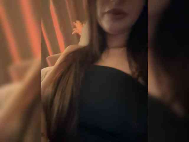 Alliina-leee Live Webcam on BongaCams