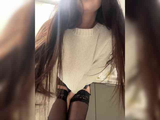 Alliina-leee Live Webcam on BongaCams