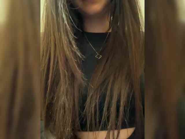 Alliina-leee Live Webcam on BongaCams