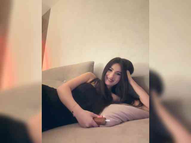 Alliina-leee Live Webcam on BongaCams