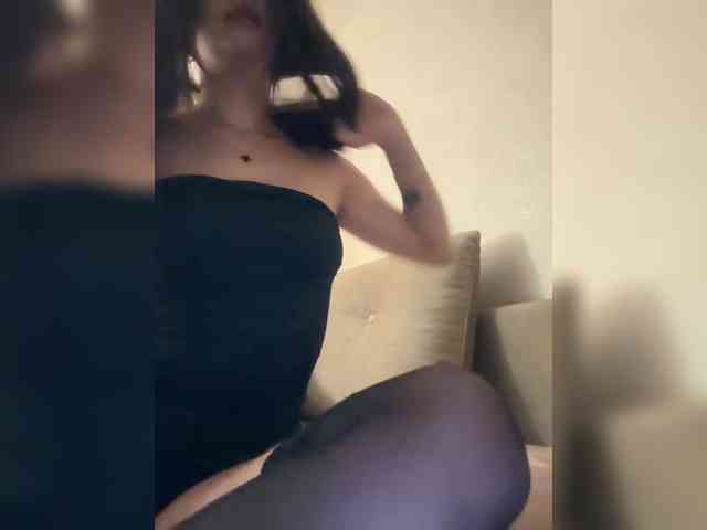 Alliina-leee Live Webcam on BongaCams