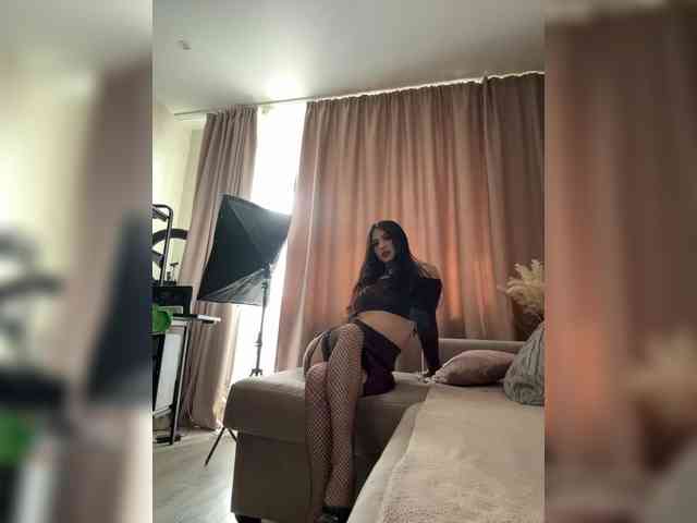 Alliina-leee Live Webcam on BongaCams