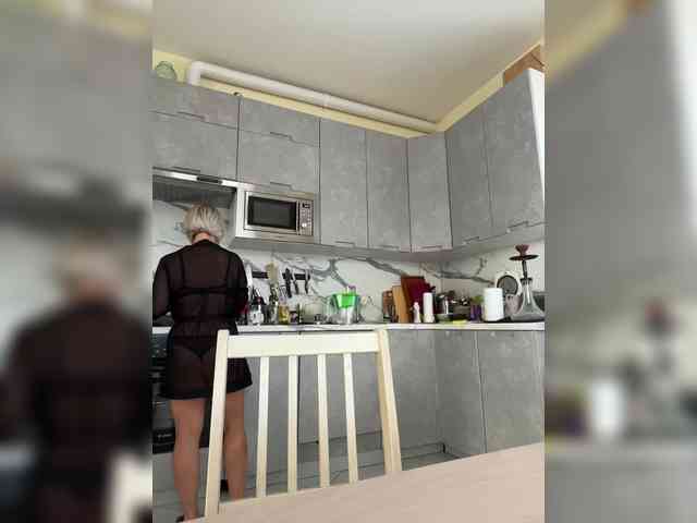 AlisaBlackFox webcam