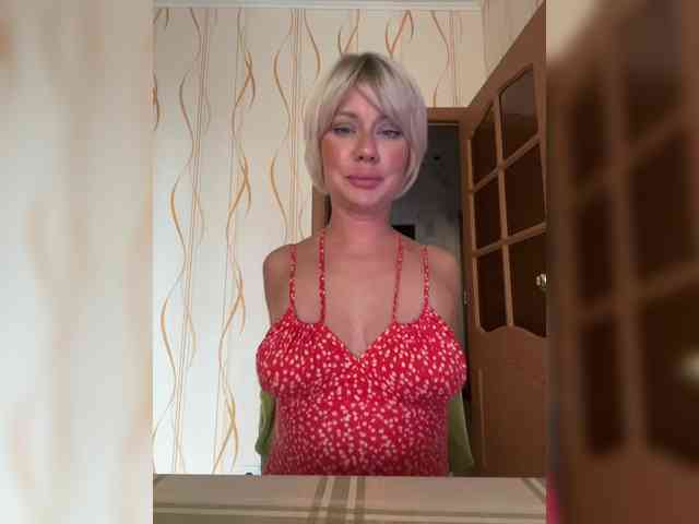 AlisaBlackFox webcam