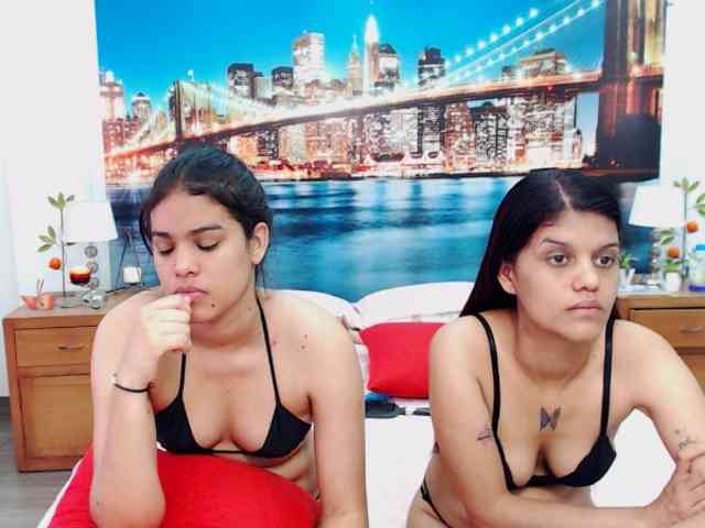 KendraAndMishel webcam