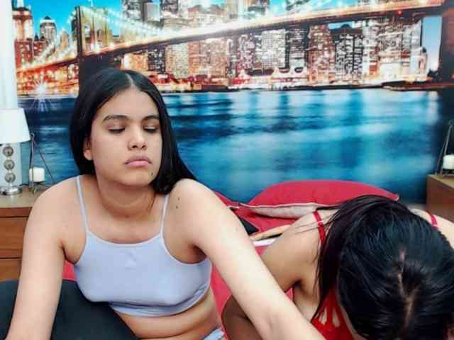 KendraAndMishel webcam
