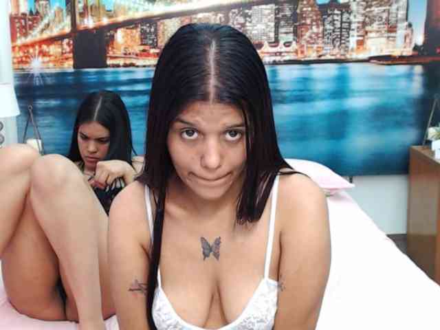 KendraAndMishel webcam