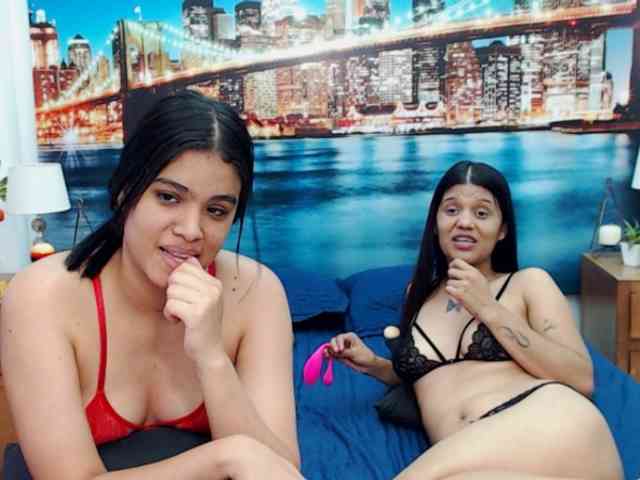 KendraAndMishel webcam