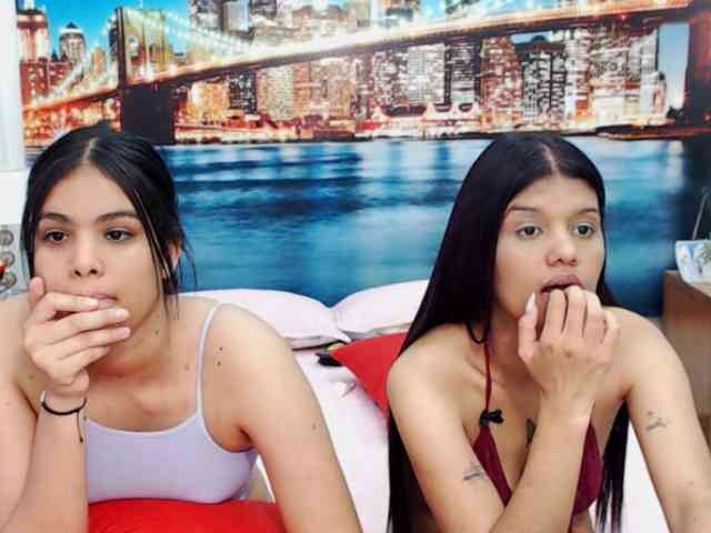 KendraAndMishel webcam