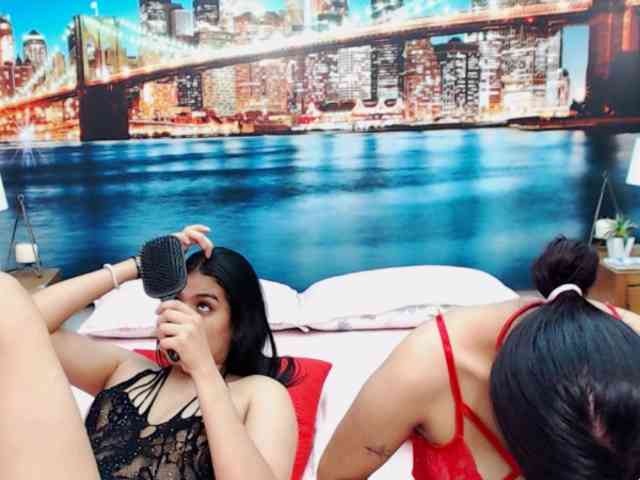 KendraAndMishel webcam