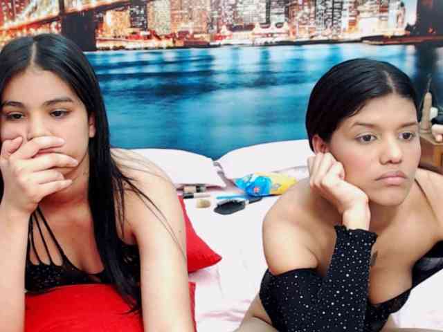 KendraAndMishel webcam