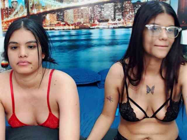KendraAndMishel webcam