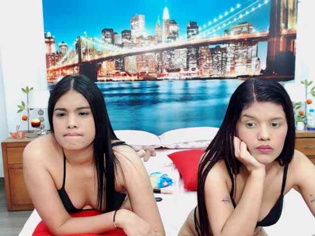 KendraAndMishel webcam