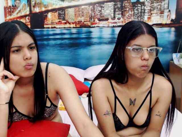 KendraAndMishel webcam