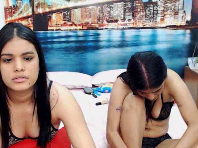 KendraAndMishel webcam
