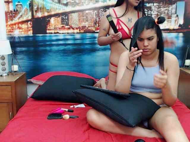 KendraAndMishel webcam