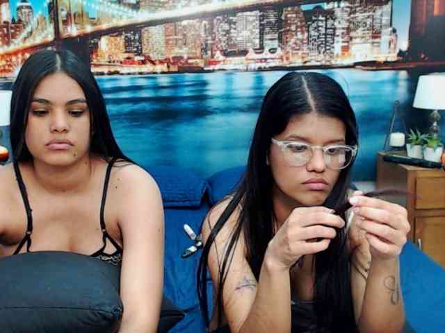 KendraAndMishel webcam