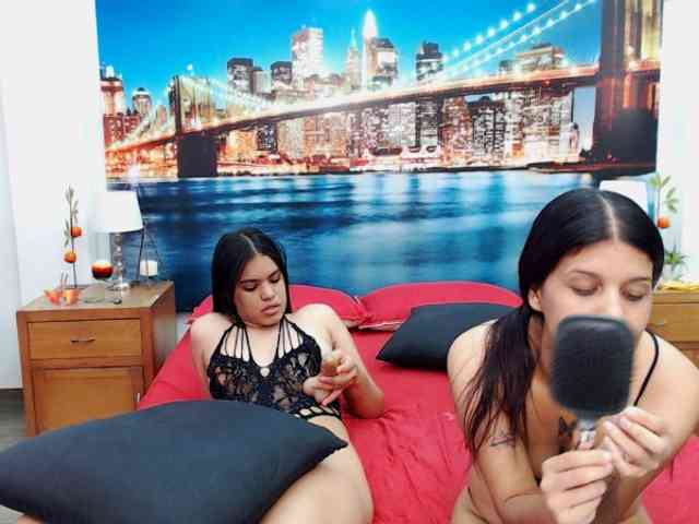 KendraAndMishel webcam