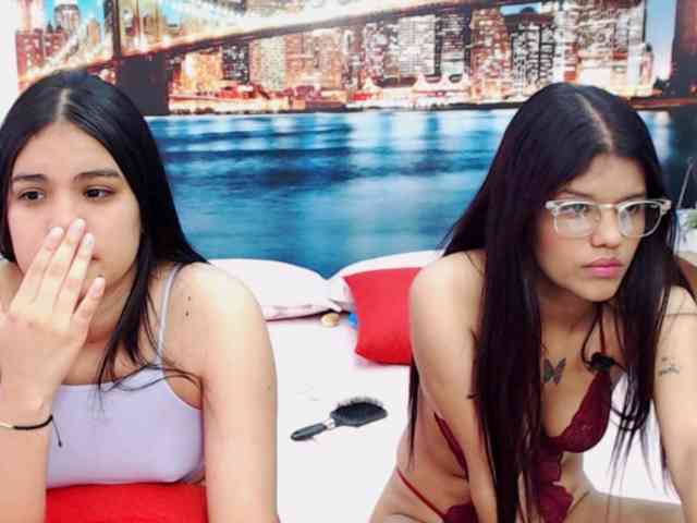 KendraAndMishel webcam