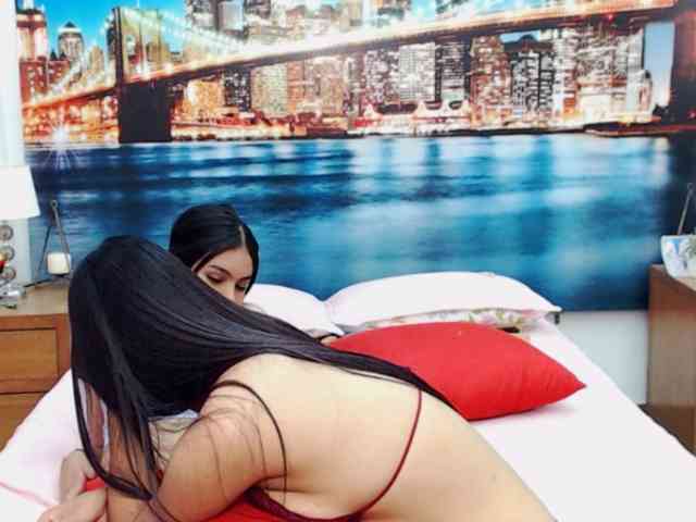 KendraAndMishel webcam