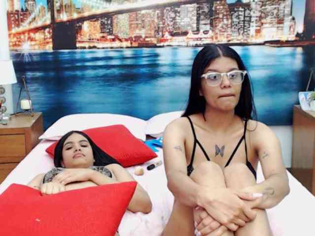 KendraAndMishel webcam