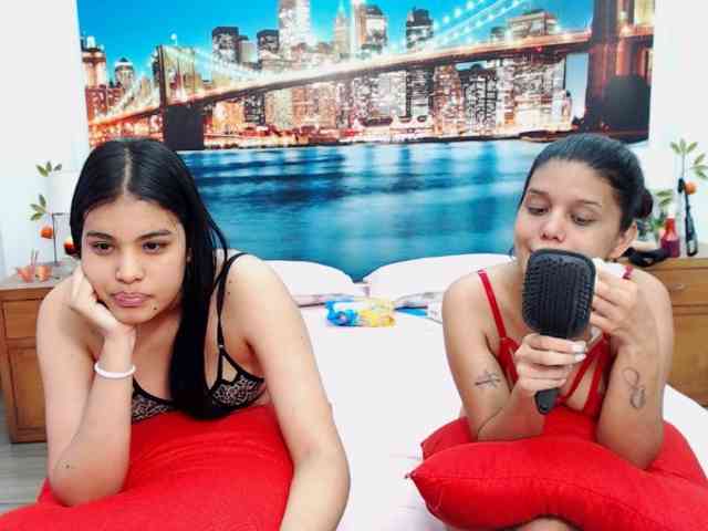 KendraAndMishel webcam
