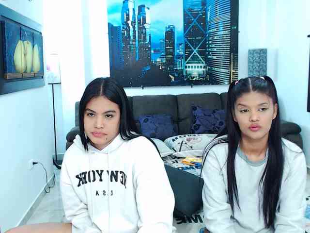 KendraAndMishel webcam