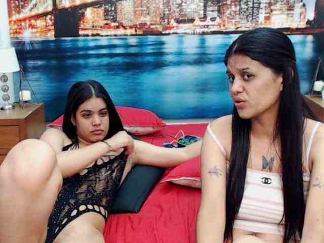 KendraAndMishel webcam