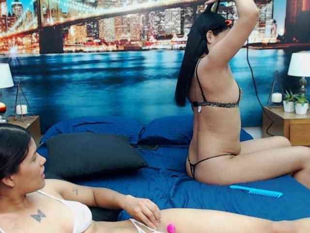 KendraAndMishel webcam