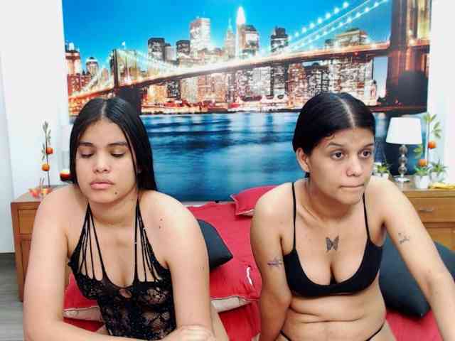 KendraAndMishel webcam