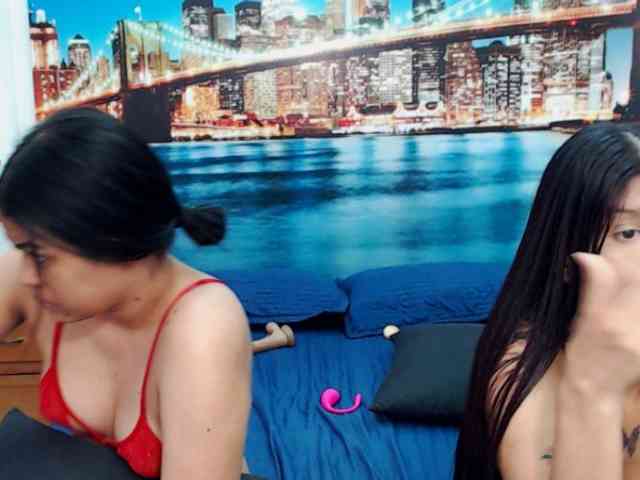 KendraAndMishel webcam