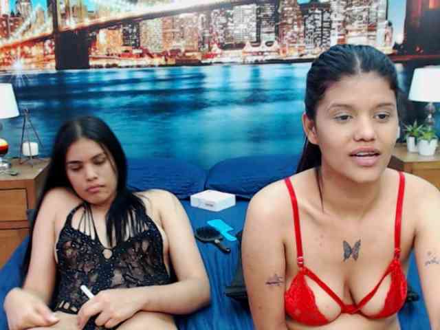 strip webcam KendraAndMishel