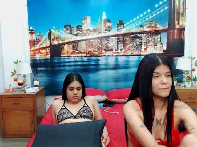 KendraAndMishel webcam