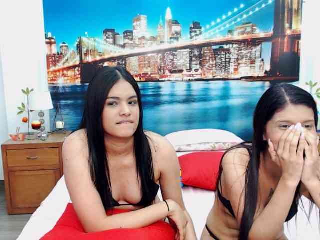 KendraAndMishel webcam