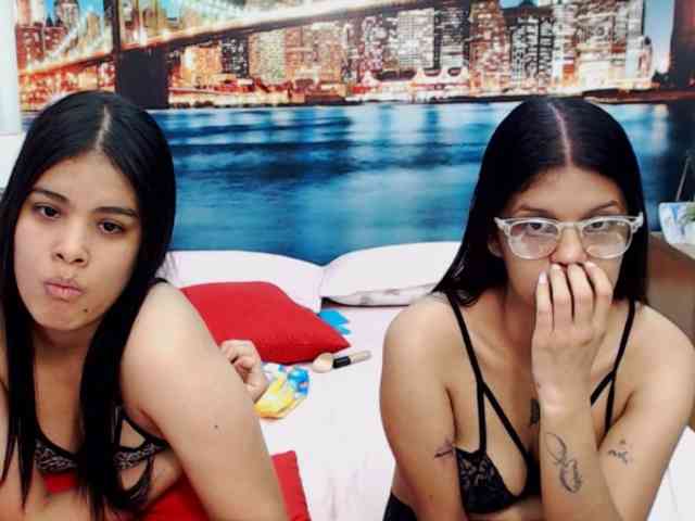 KendraAndMishel webcam