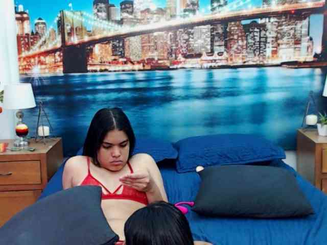 KendraAndMishel webcam