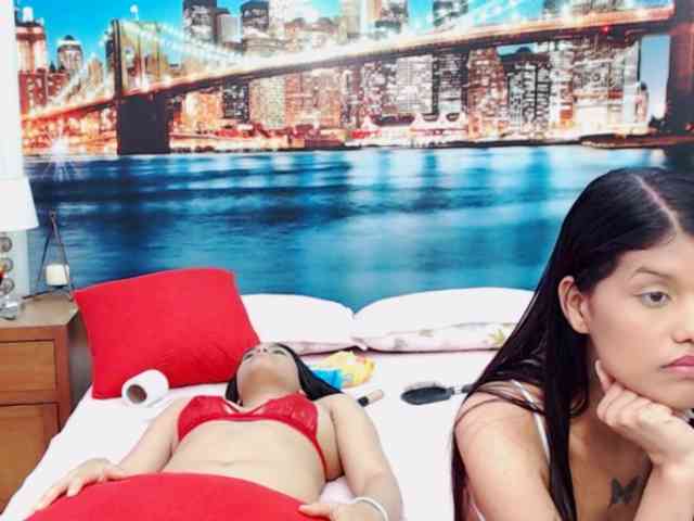 KendraAndMishel webcam