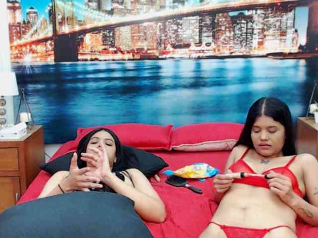 KendraAndMishel webcam