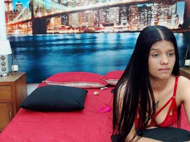 KendraAndMishel webcam