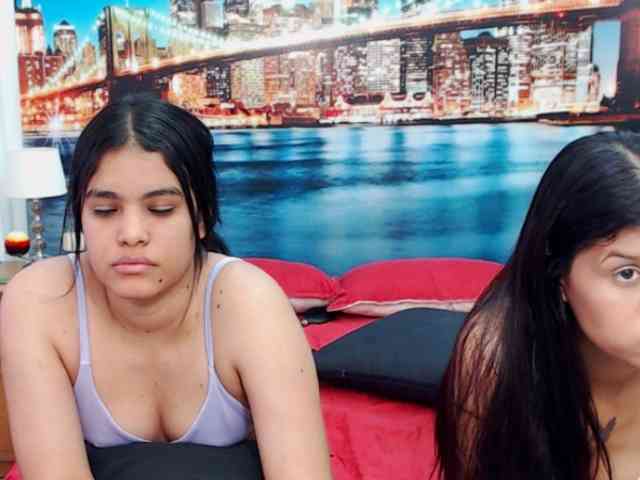 KendraAndMishel webcam