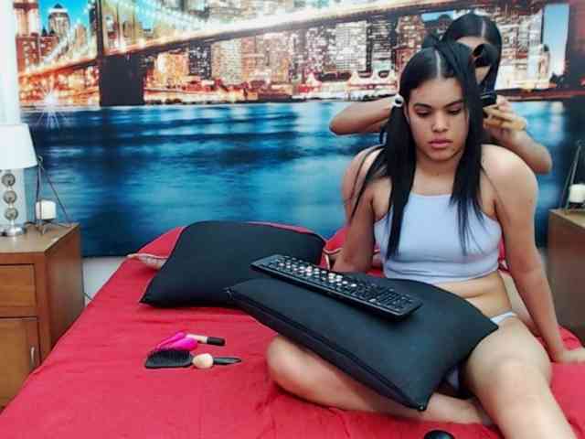 KendraAndMishel webcam