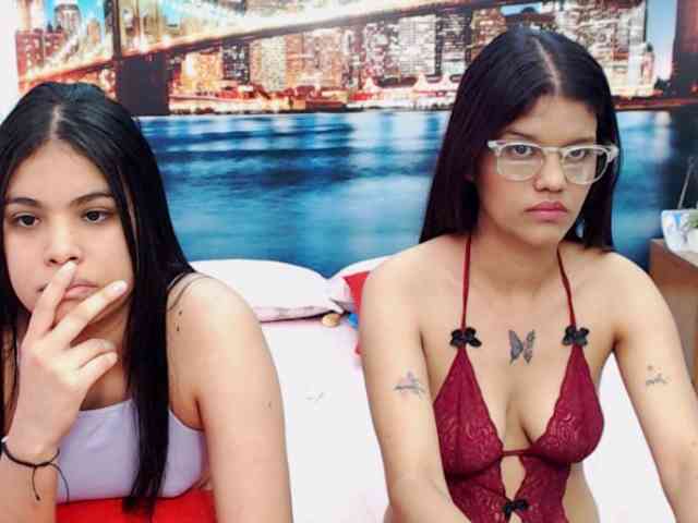 KendraAndMishel webcam