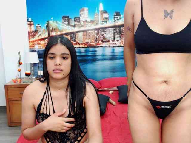 KendraAndMishel webcam