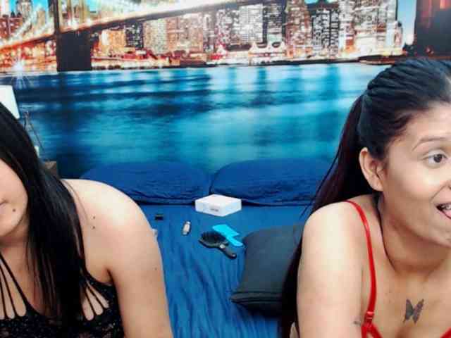 KendraAndMishel webcam