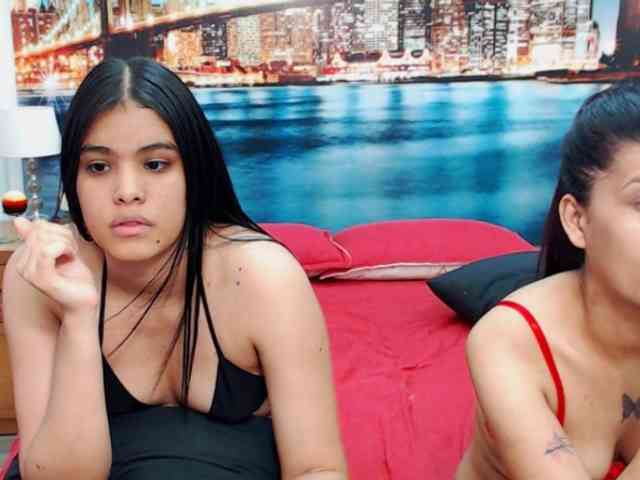 KendraAndMishel webcam