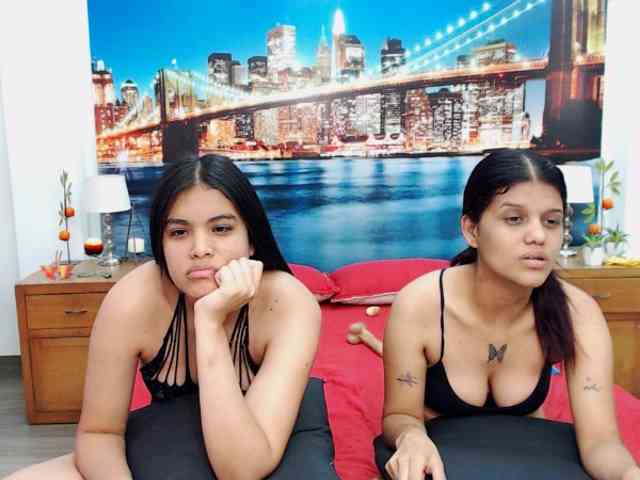 KendraAndMishel webcam