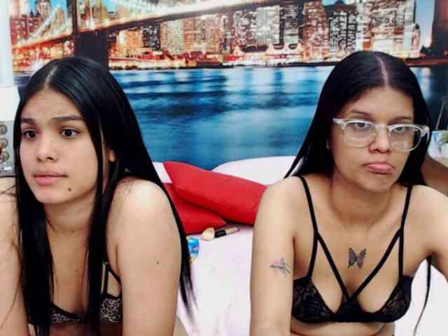 KendraAndMishel webcam